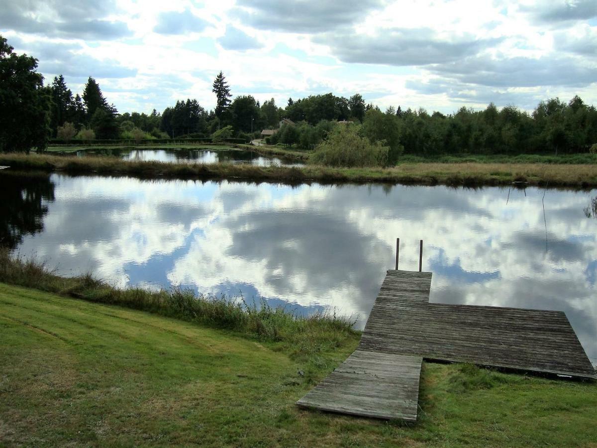 Lieux-Au-Lac Augignac Exterior photo